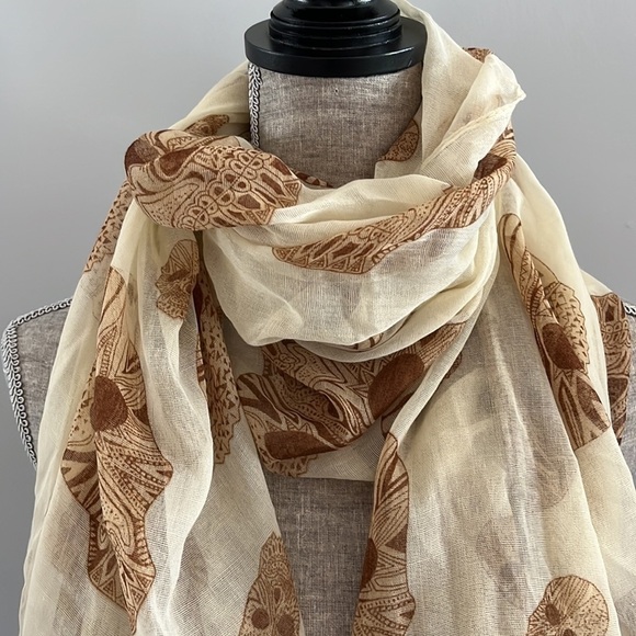 Italy Design 100 % polyester super lightweight and flows.  Has a skull design. - Picture 2 of 6